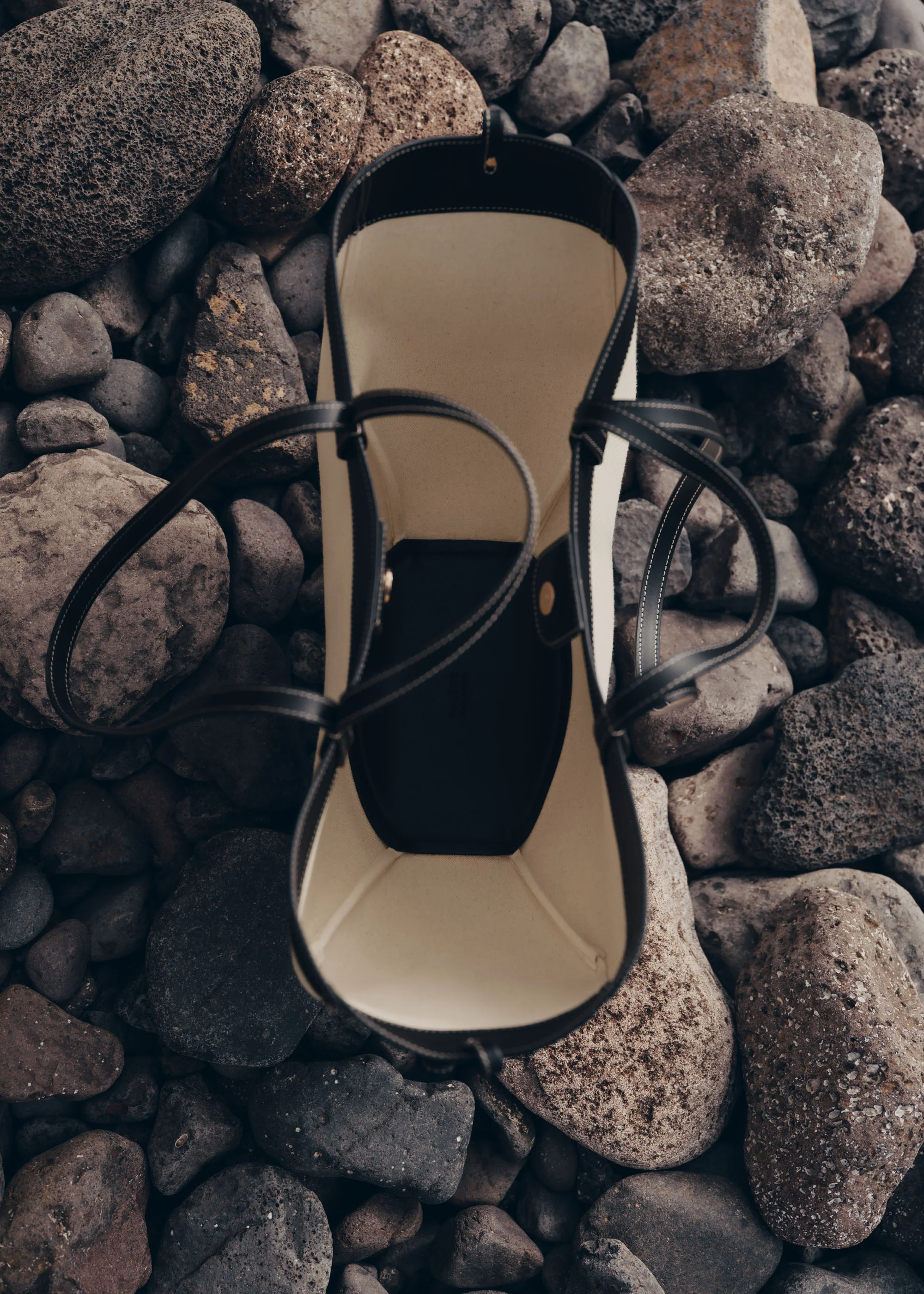 Cyme - Black Canvas - Image 7