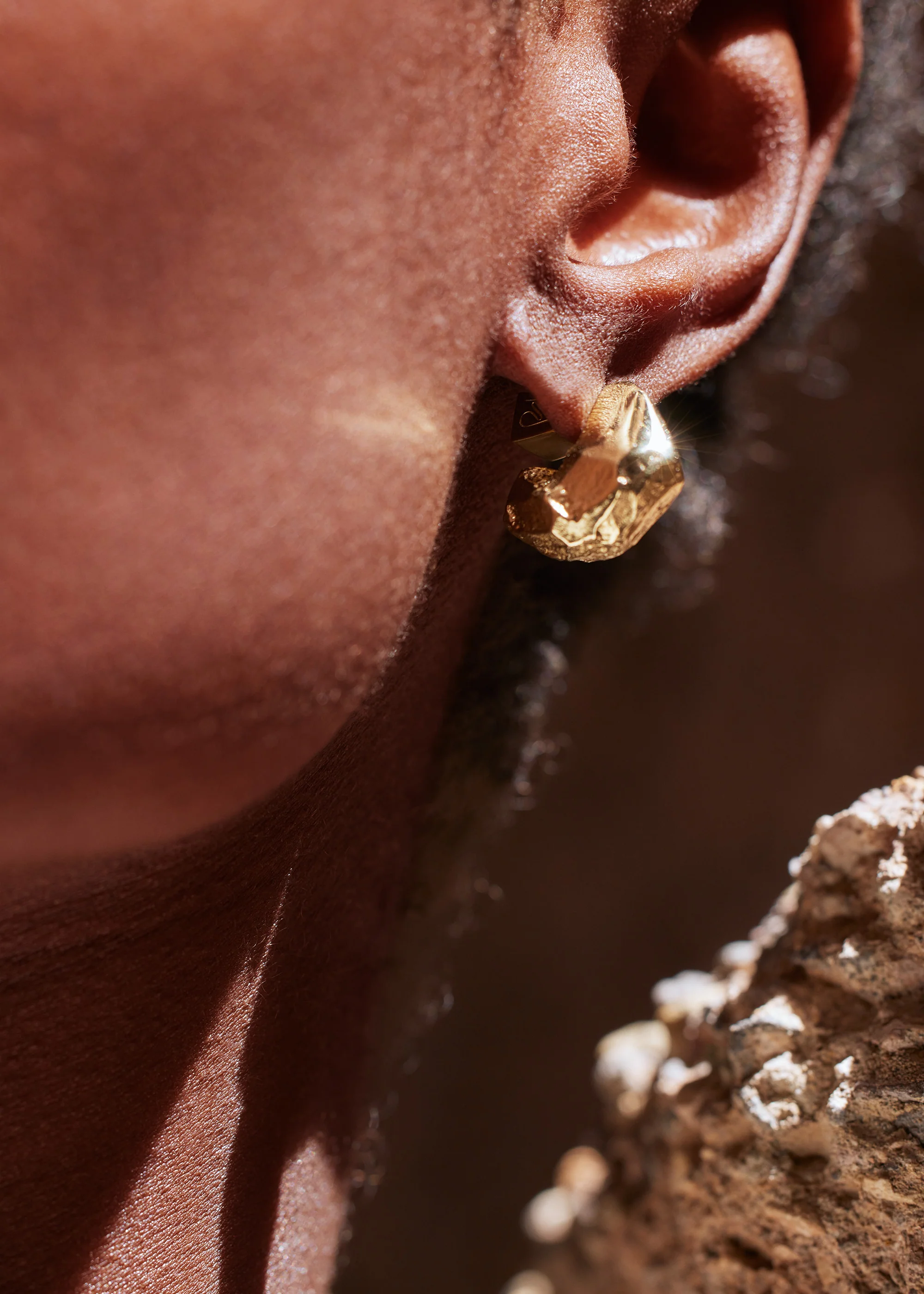 Eroz Stud Earrings - 24 carat gold gilded - Image 4