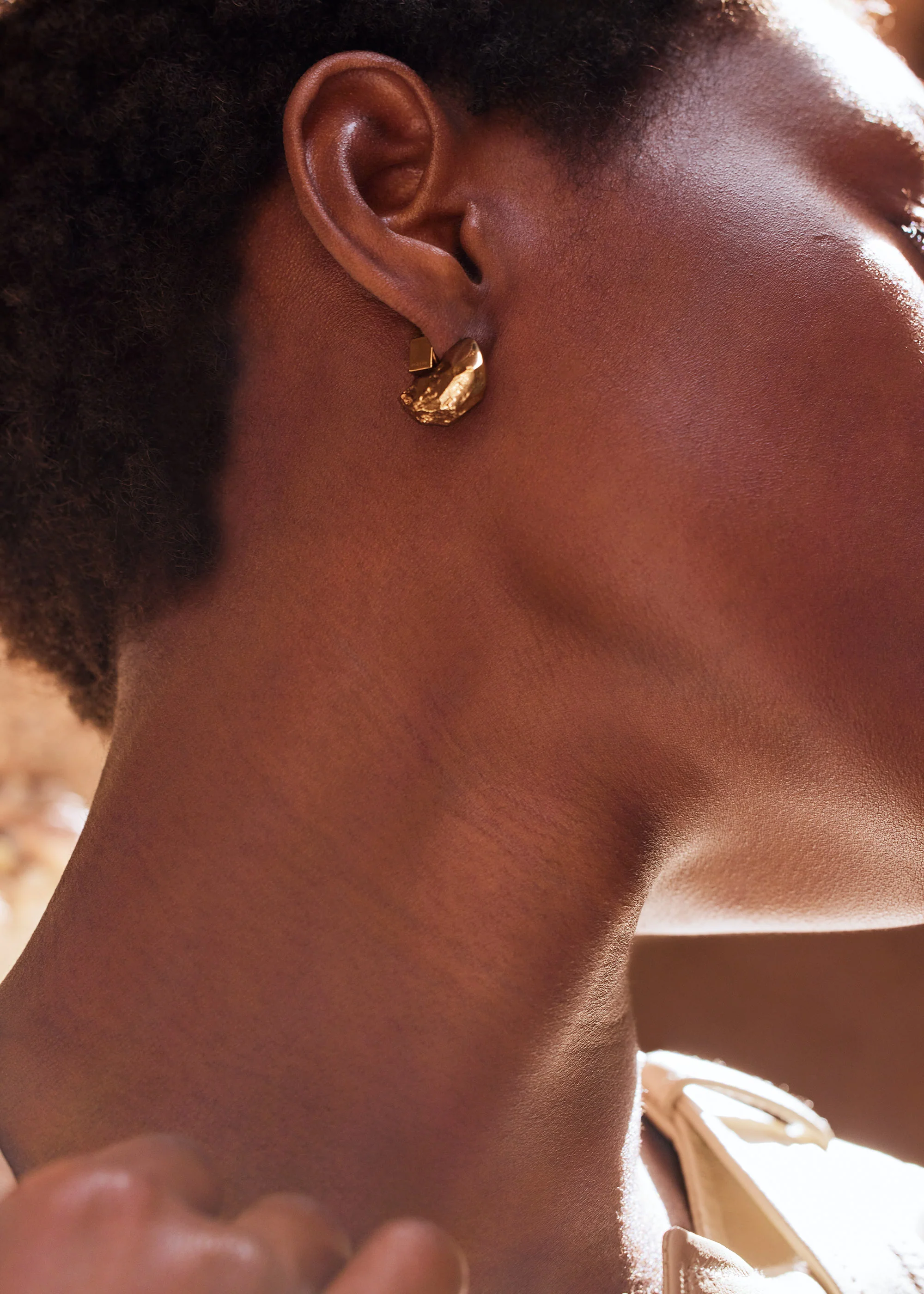 Eroz Stud Earrings - 24 carat gold gilded - Image 5