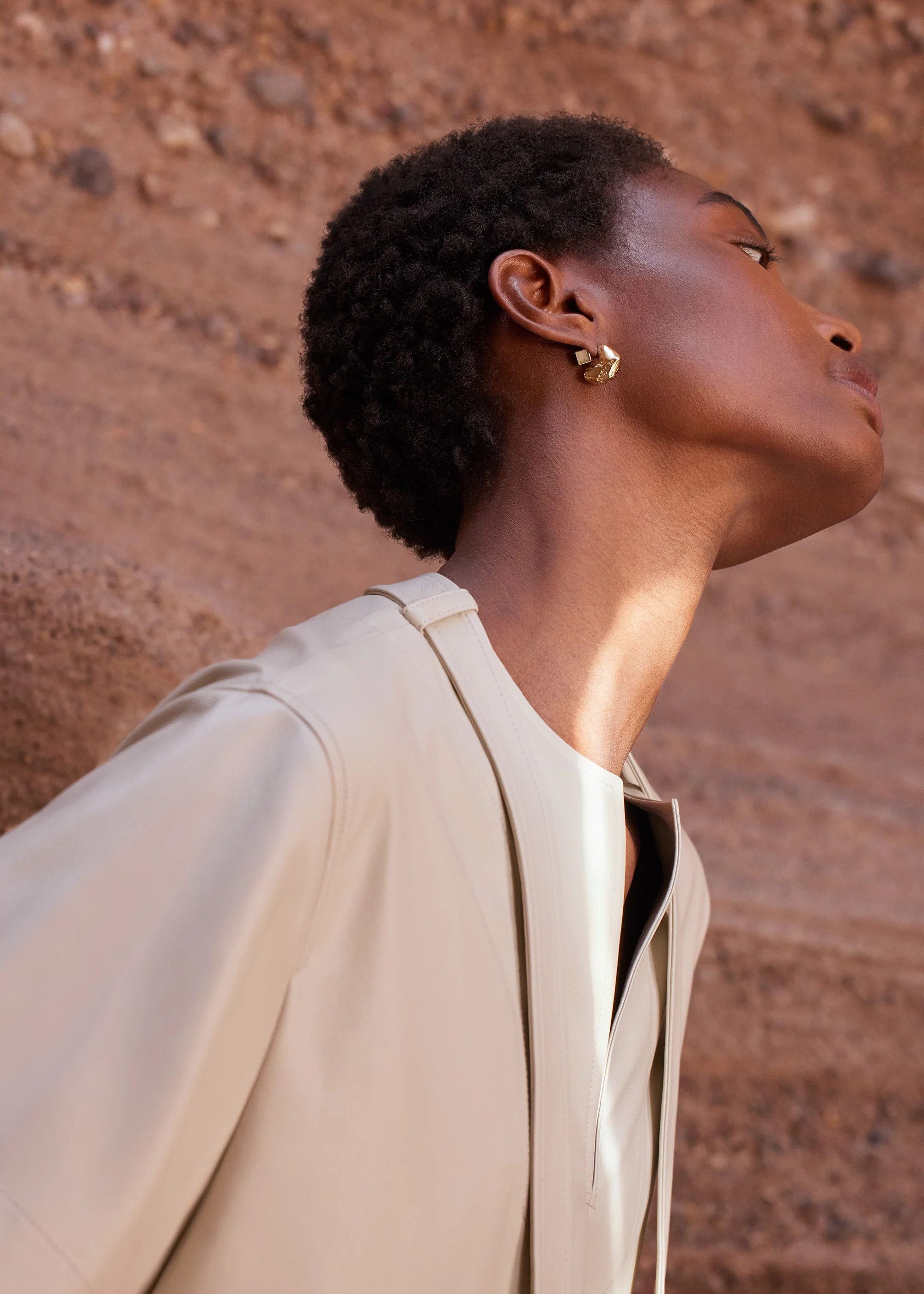 Eroz Stud Earrings - 24 carat gold gilded - Image 6