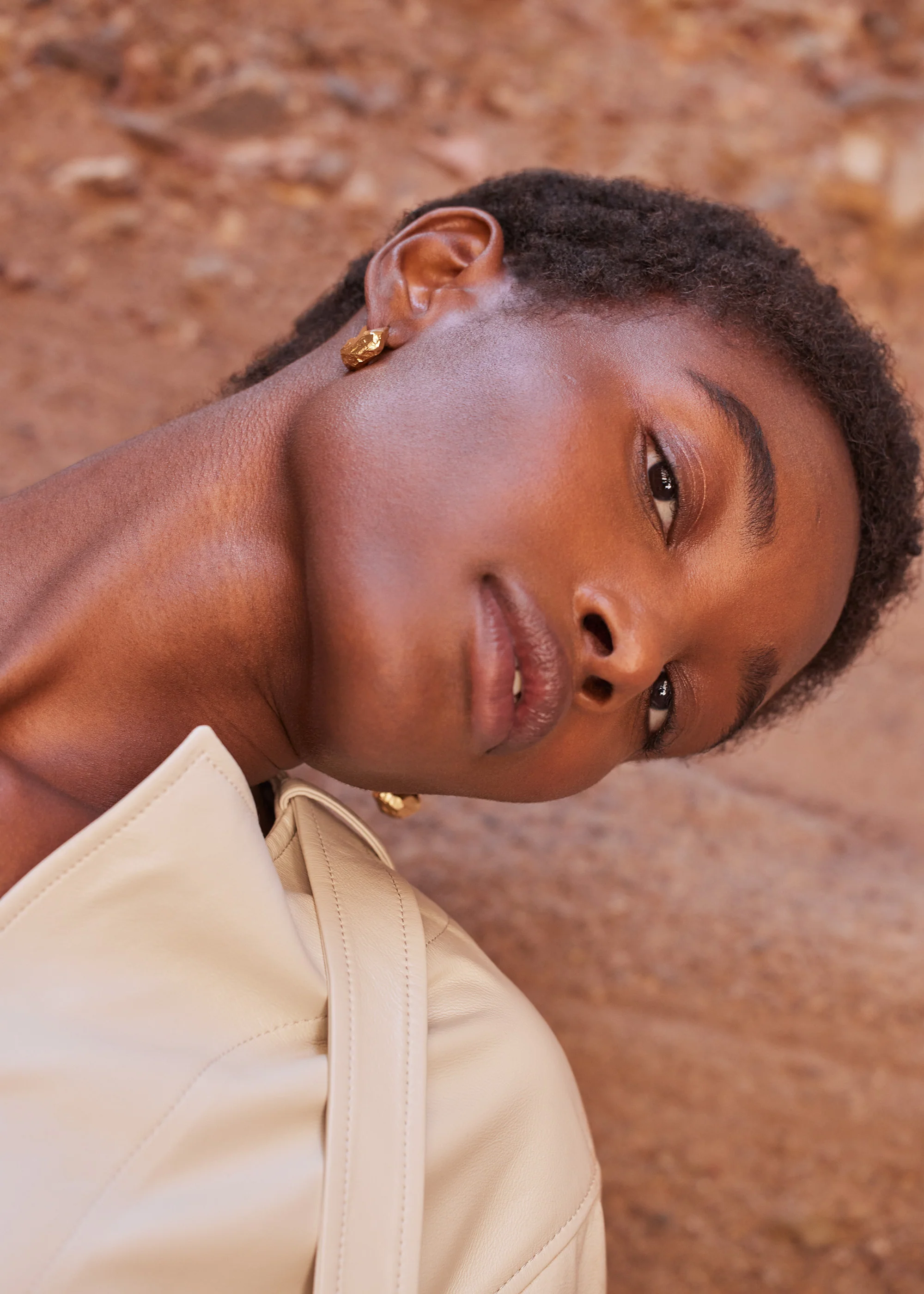 Eroz Stud Earrings - 24 carat gold gilded - Image 7