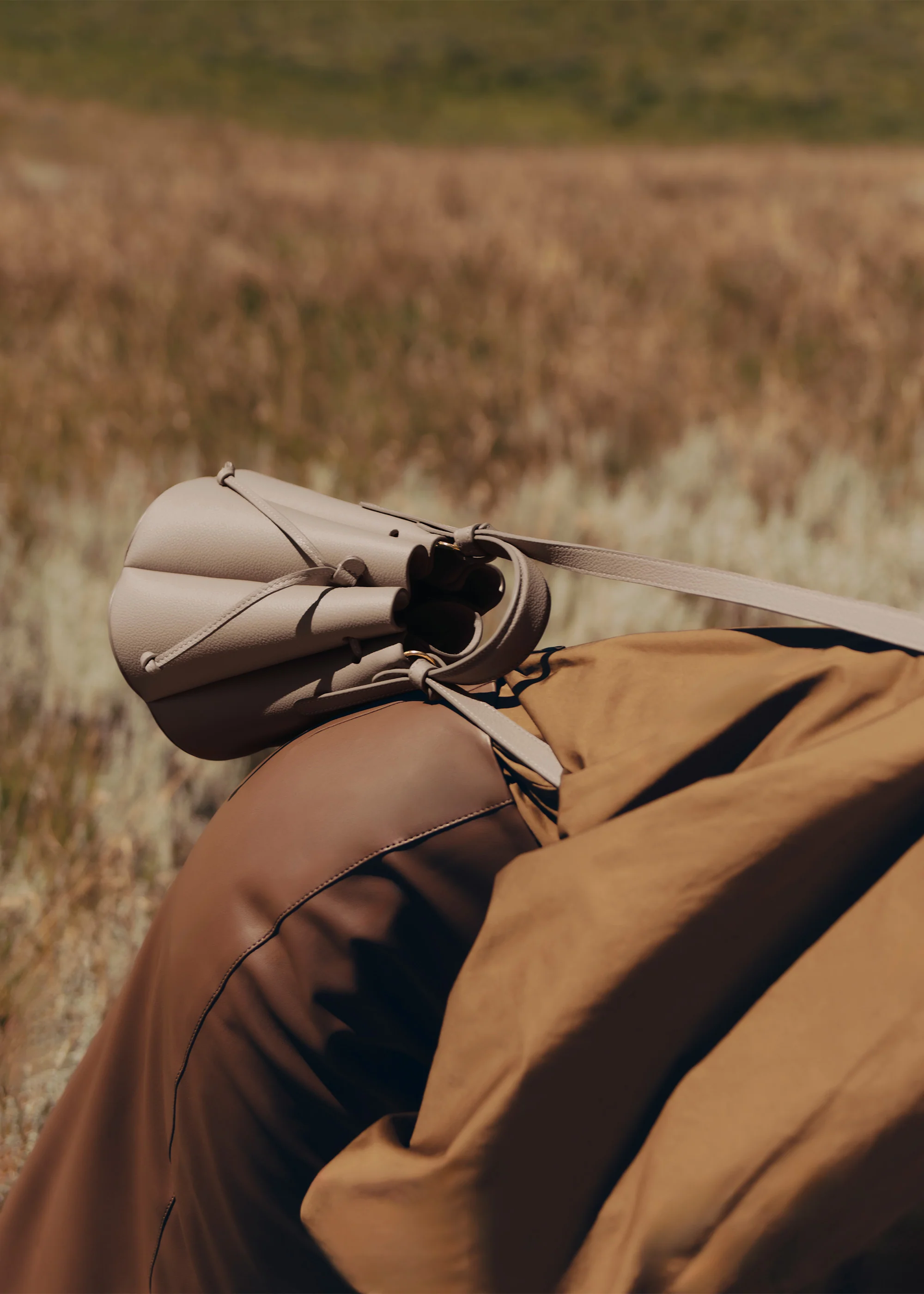 Numéro Huit Mini - Textured Taupe - Image 4