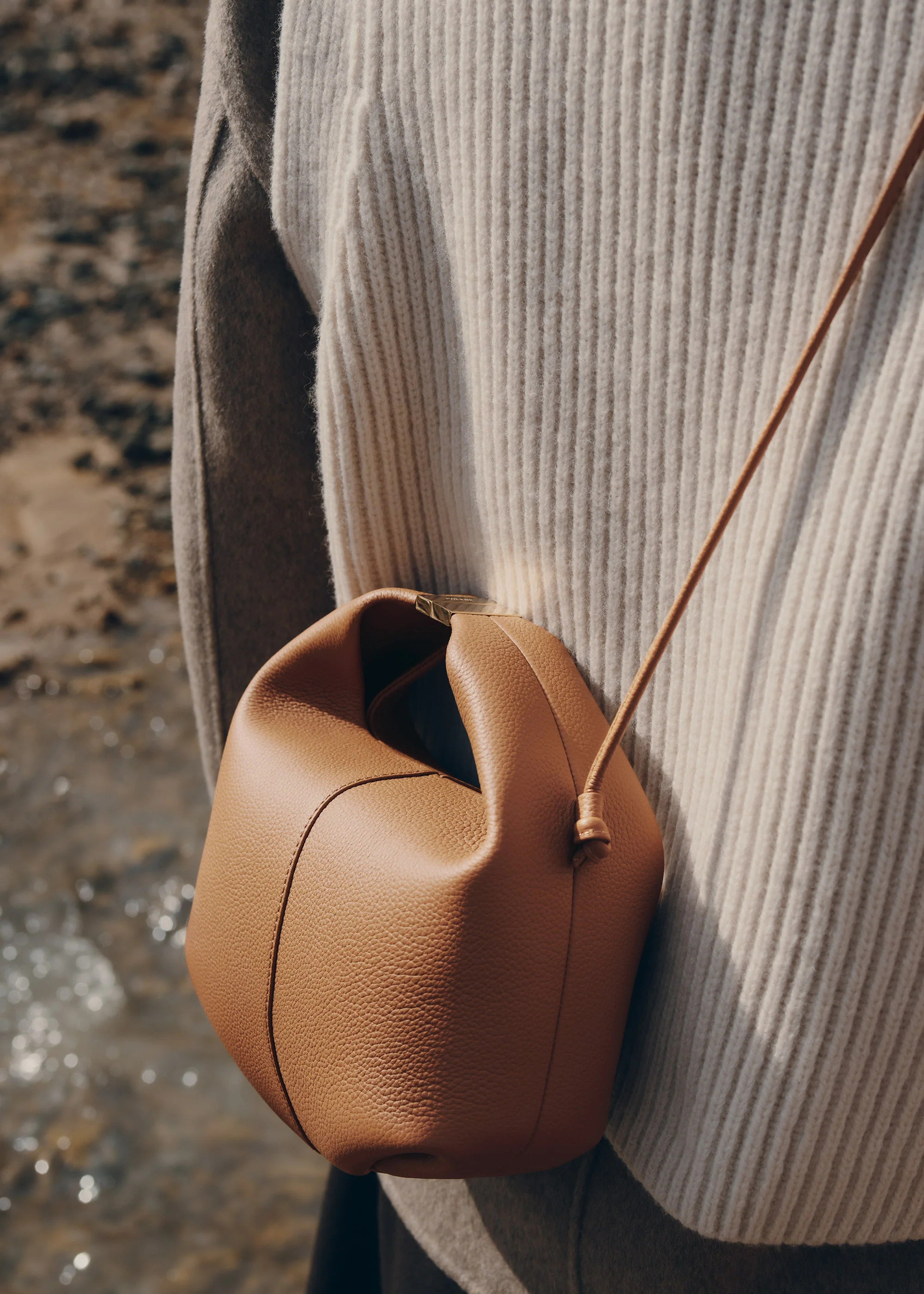 Béri - Textured Camel - Image 3