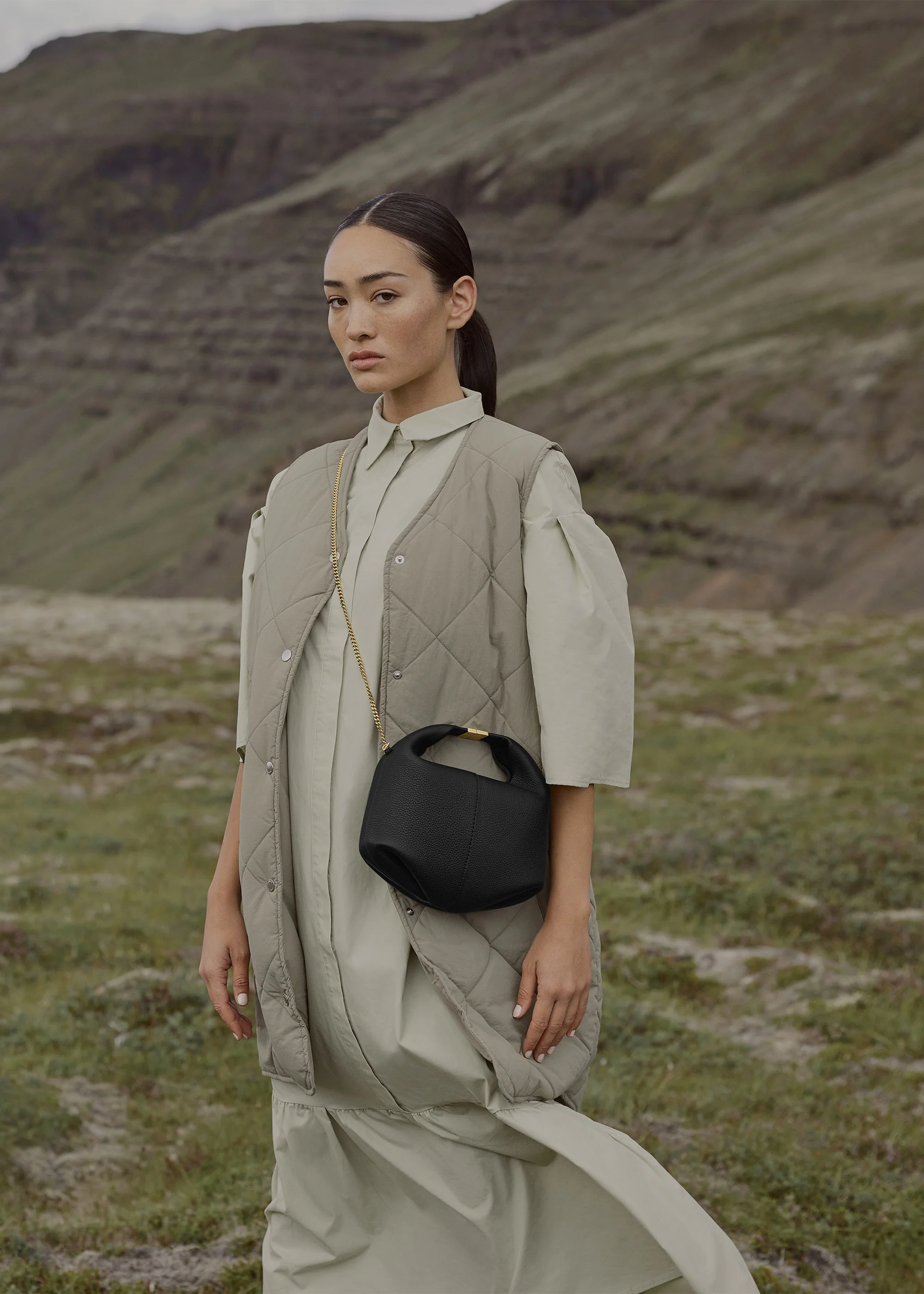 Béri - Textured Black Chain - Image 4