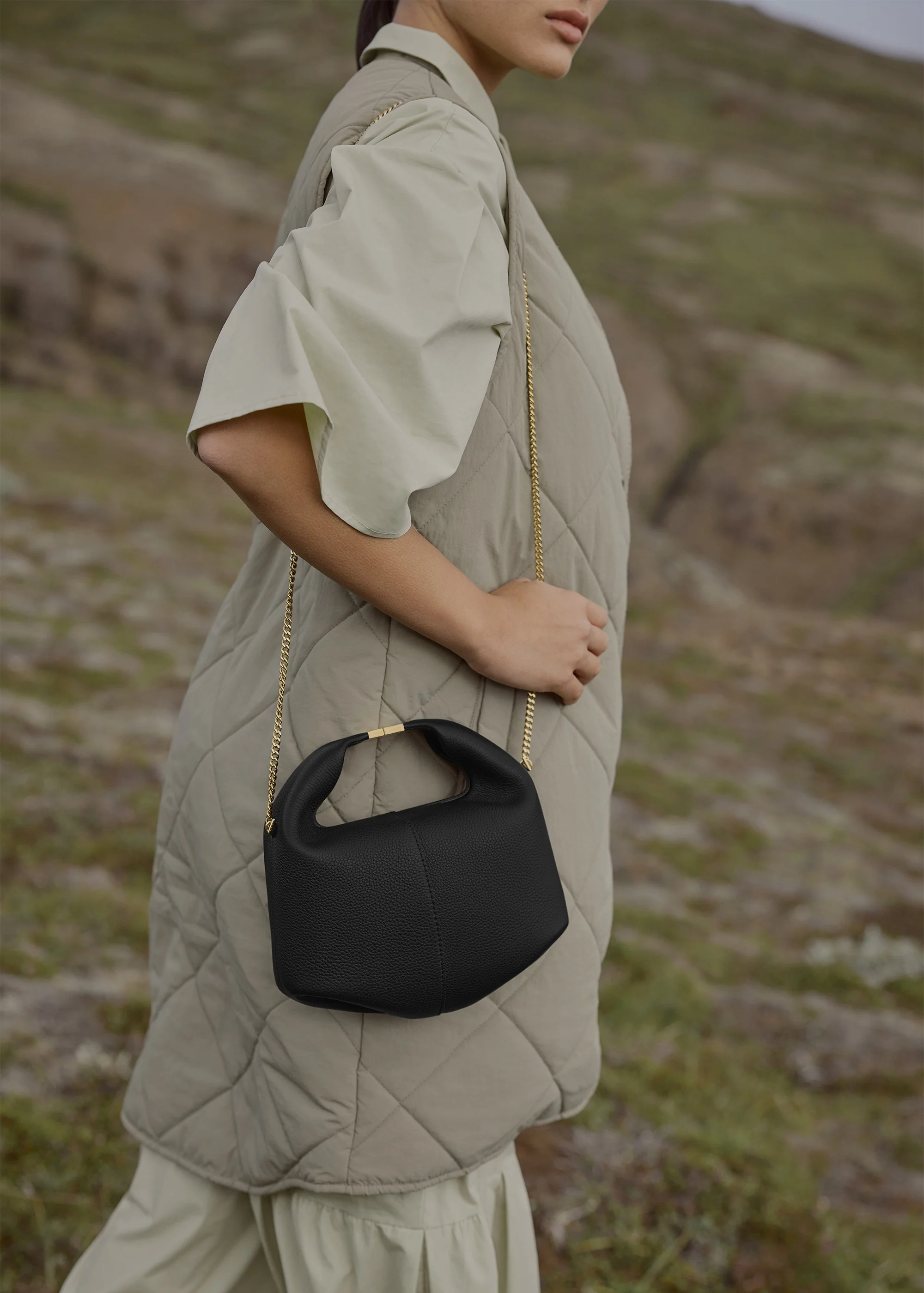 Béri - Textured Black Chain - Image 5