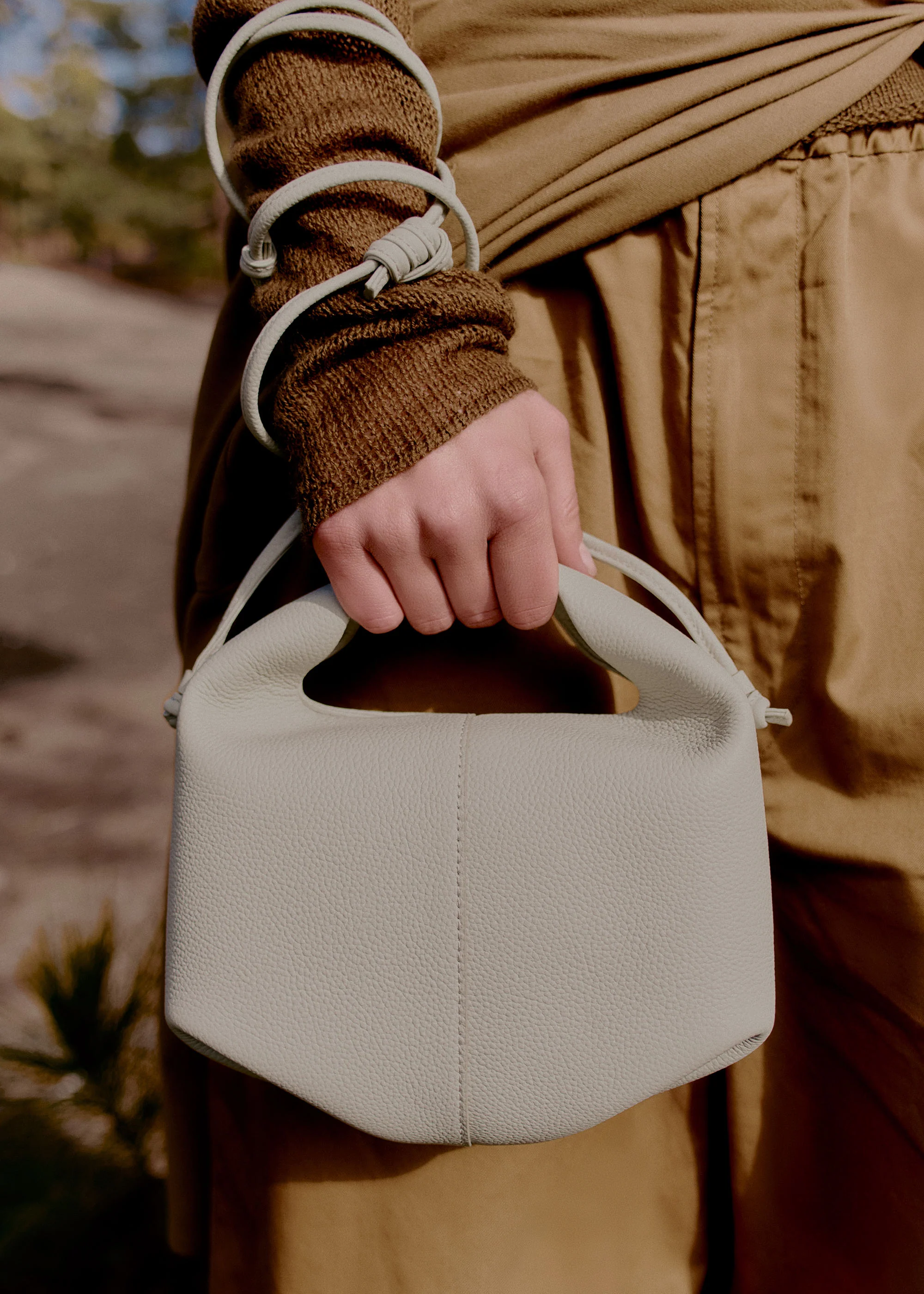 Béri - Textured Chalk - Image 3