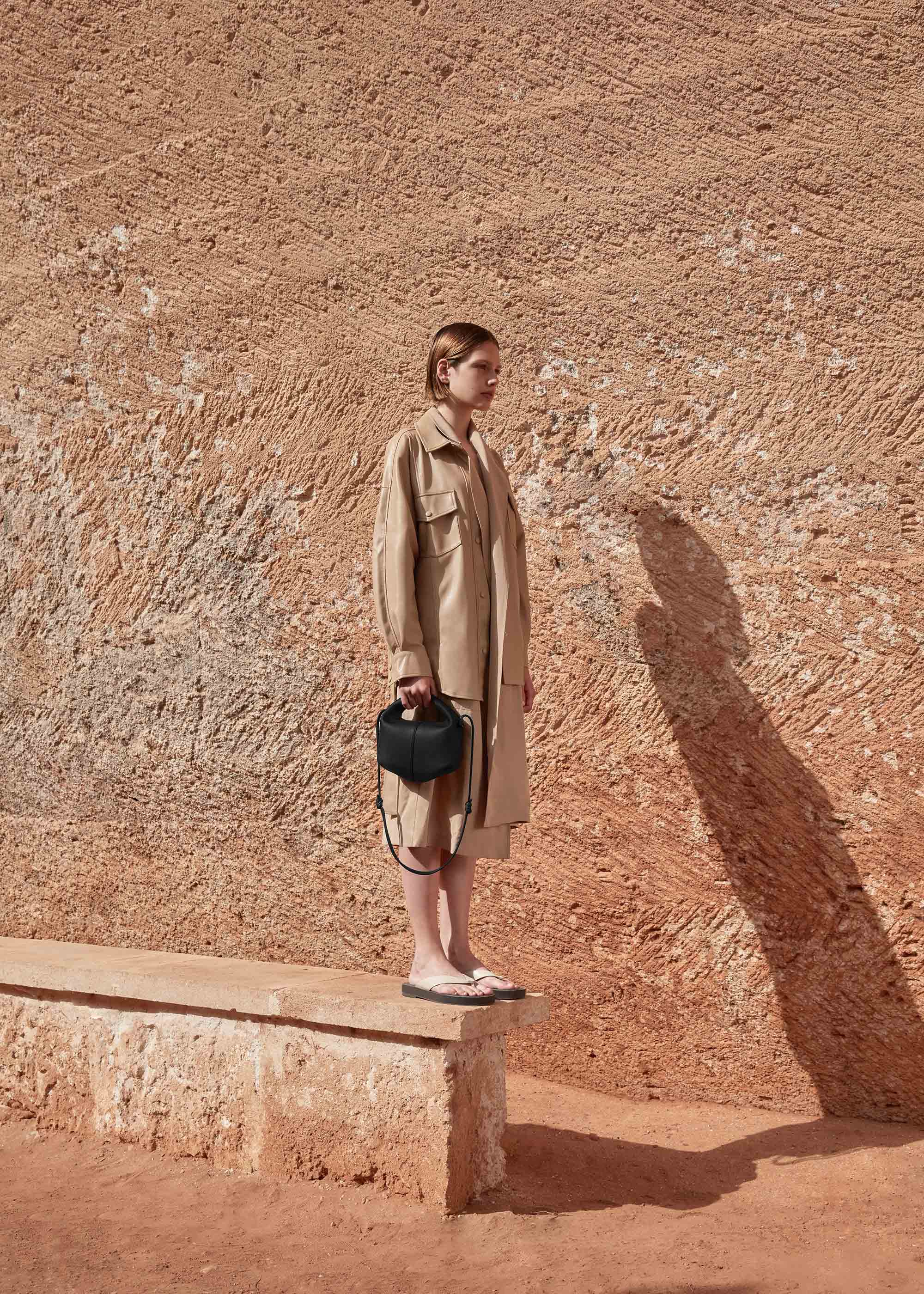 Béri - Textured Black - Image 6