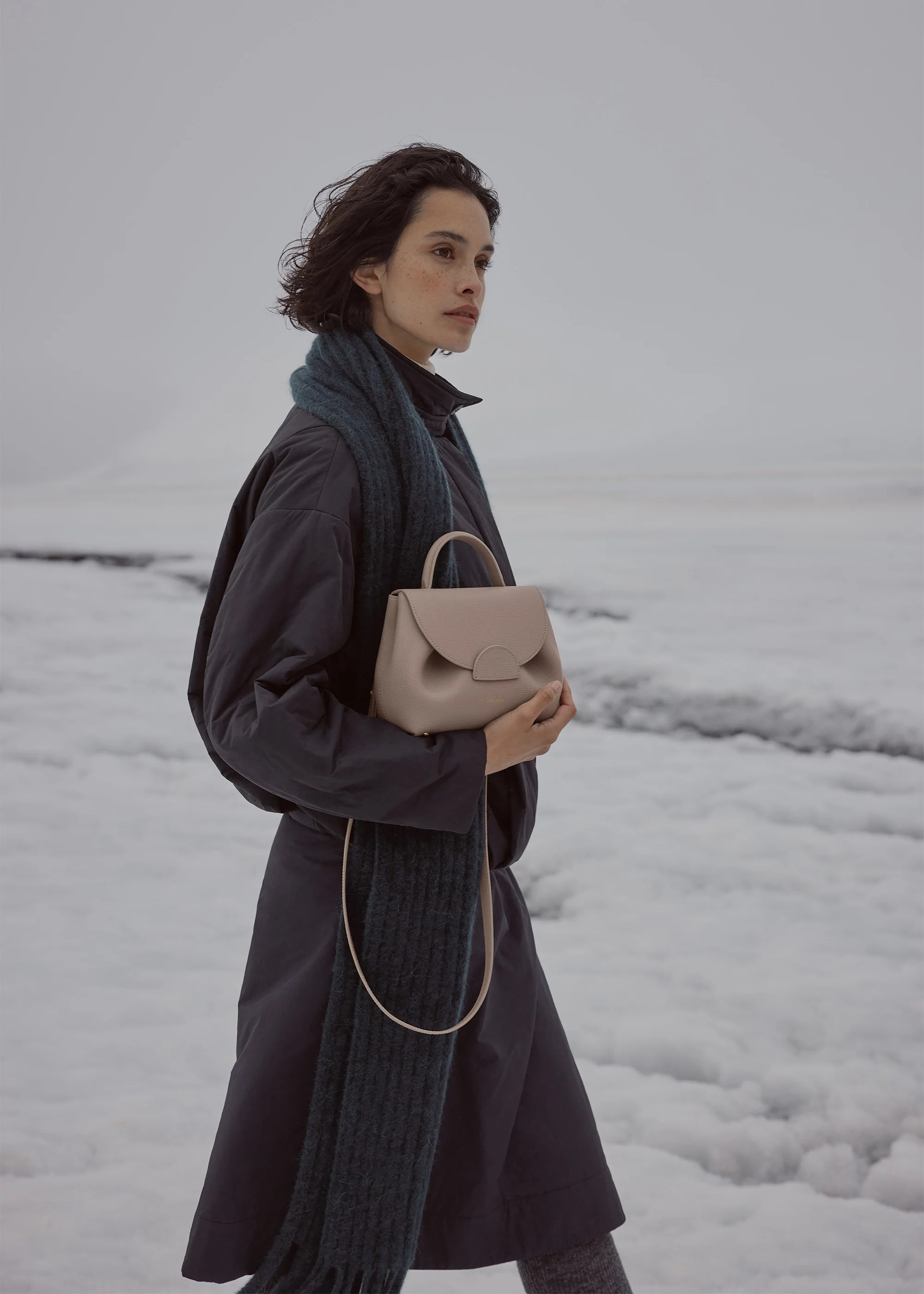 Numéro Un Nano - Textured Taupe - Image 4