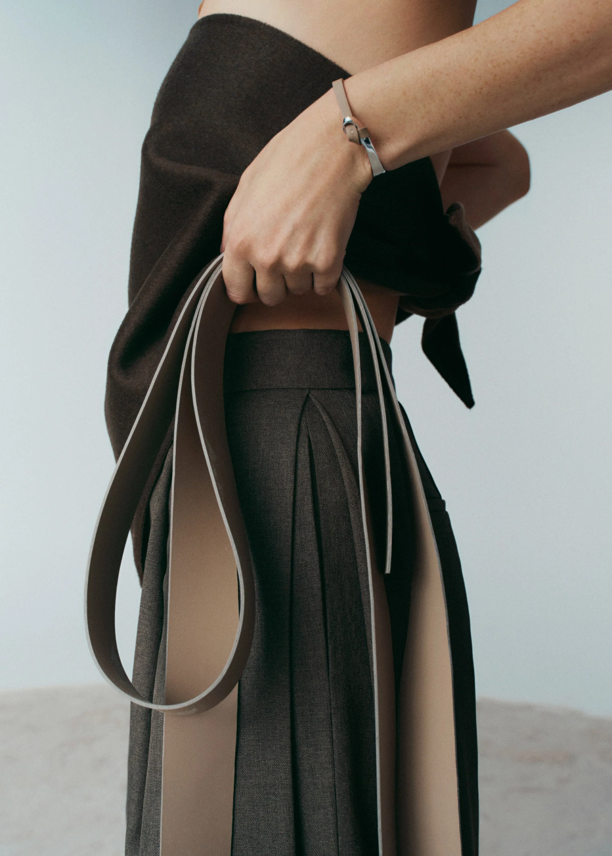 Ormé Bangle - Silver in rhodium with Taupe Leather - Image 4