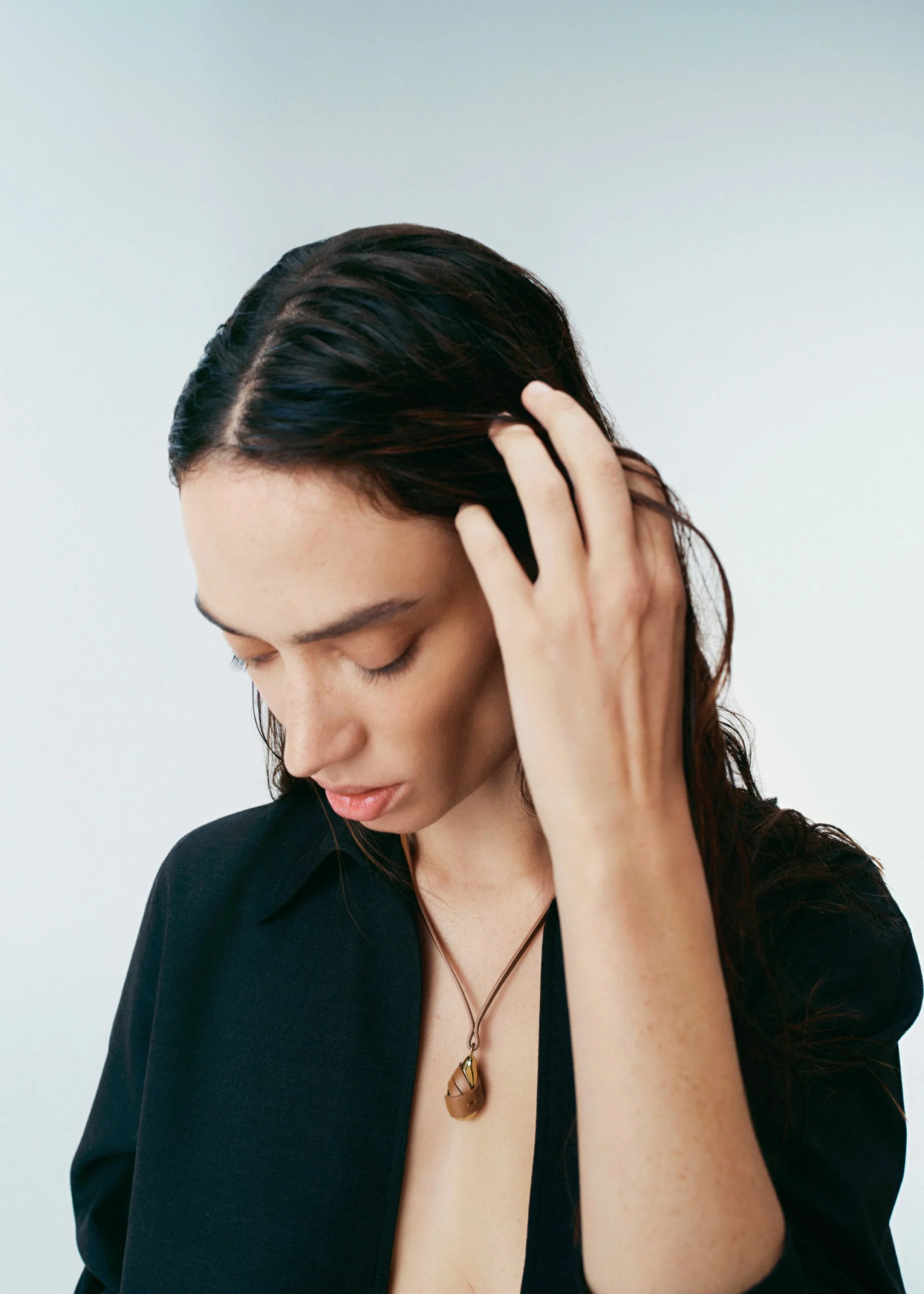 Ormé Pendant - Gold Gilded with Camel Leather - Image 4